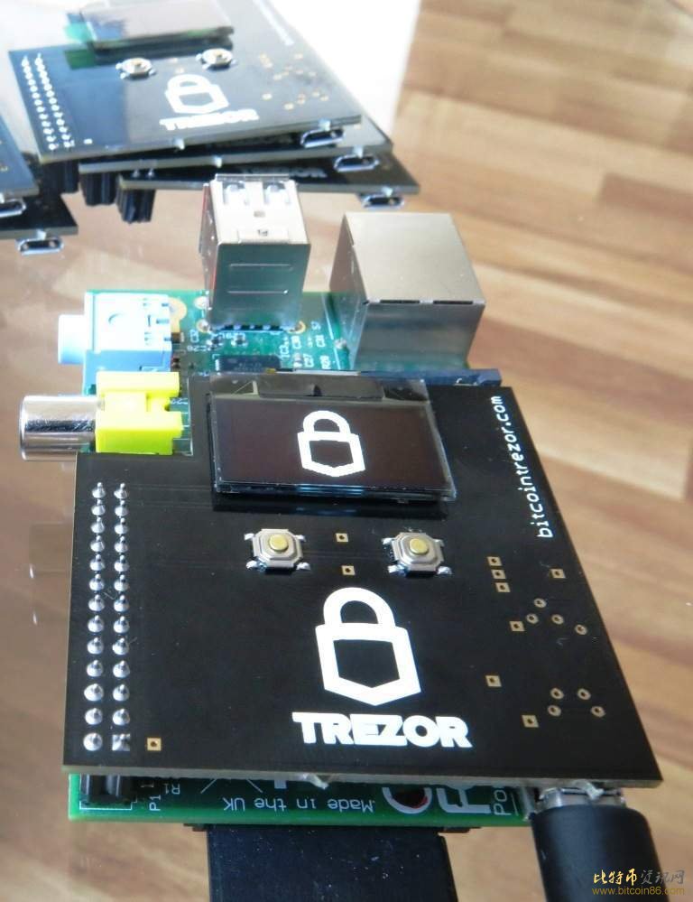 硬件钱包TREZOR给开发者分发树莓派开发板
